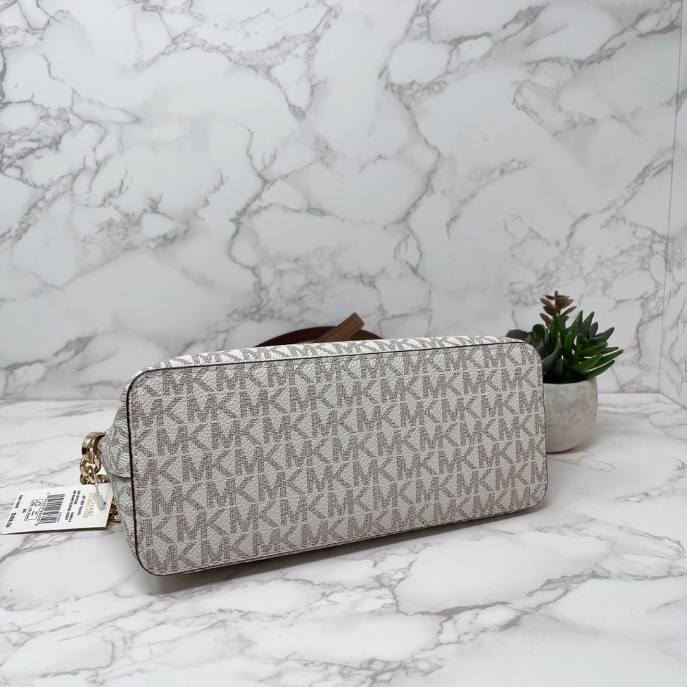 Michael Kors dome crossbody - Picture 7 of 8